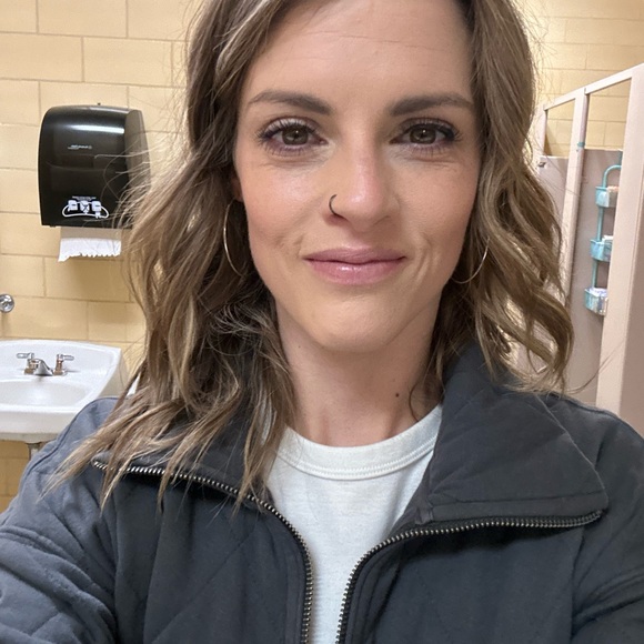 Meet your Posher, Hillary - Picture 7 of 10